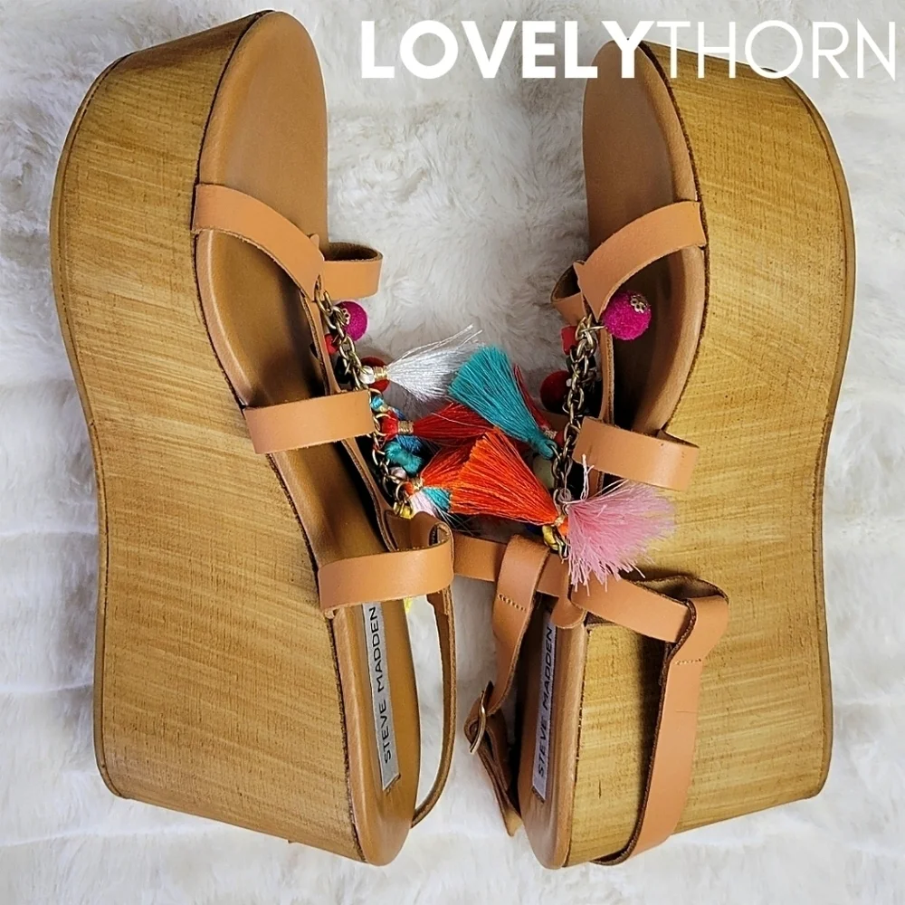 STEVE MADDEN // wooden platform tassel wedge sandals